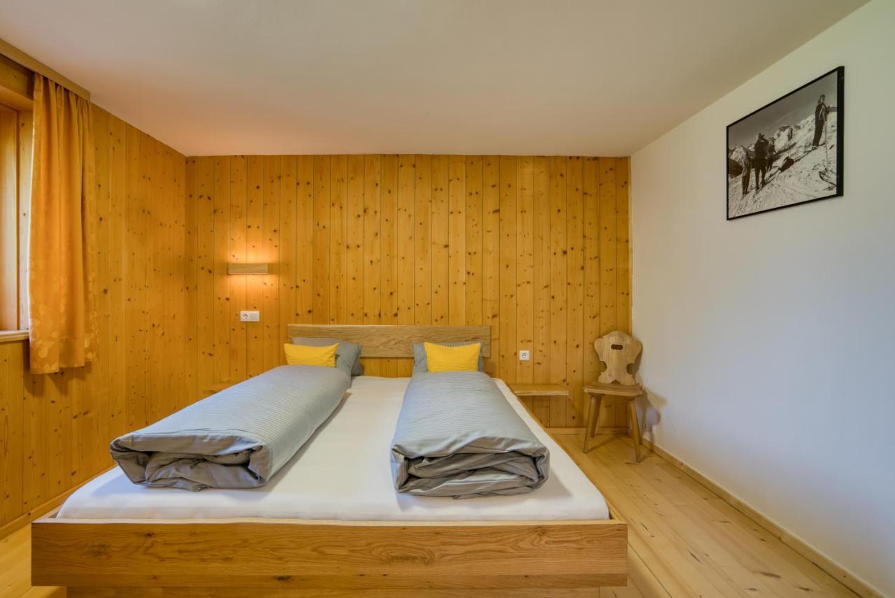 Hus24 Aparthotel Schroecken Exterior photo